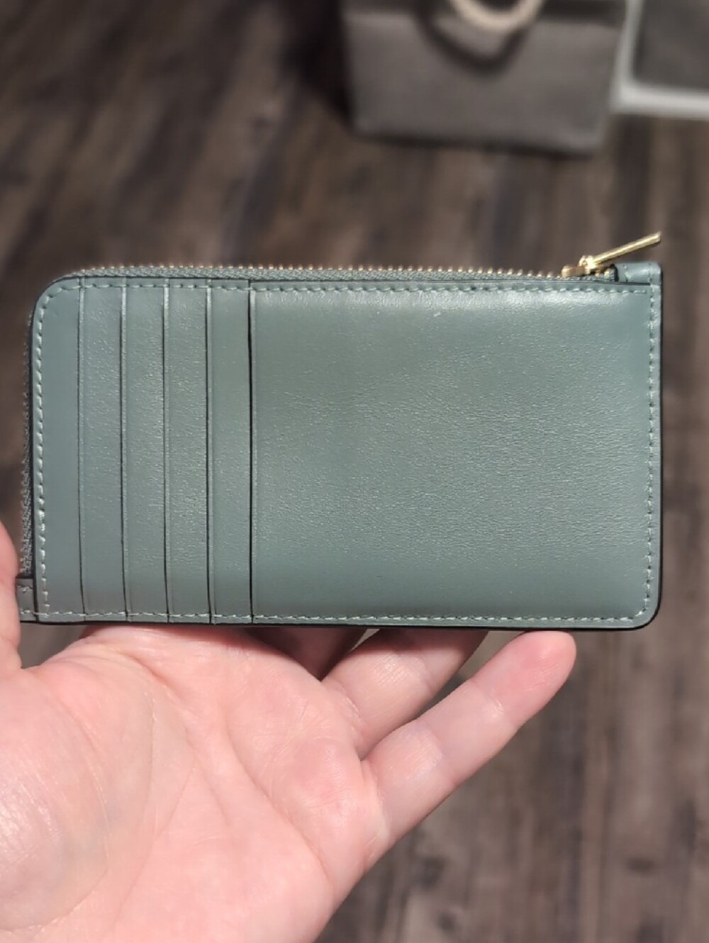 Coach Sage Green Leather Zip Card Case with Gold Logo - Picture 2 of 6